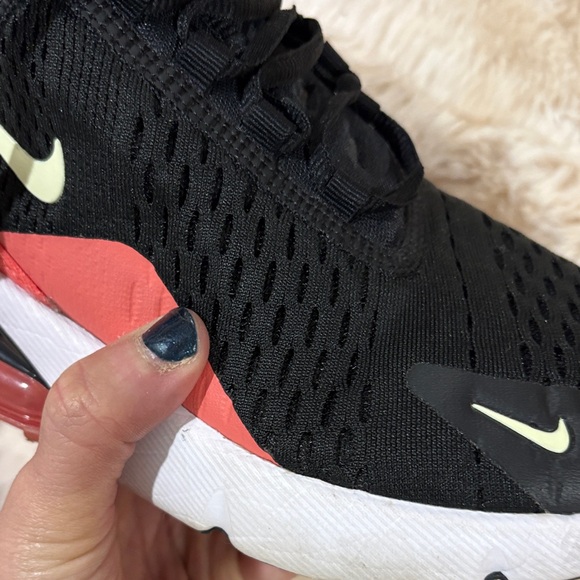 Nike Air Max 270 Black and Coral Sneakers NEW - Picture 9 of 9